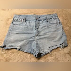 American Eagle High-Waisted Distressed Denim Shorts – Size 18
